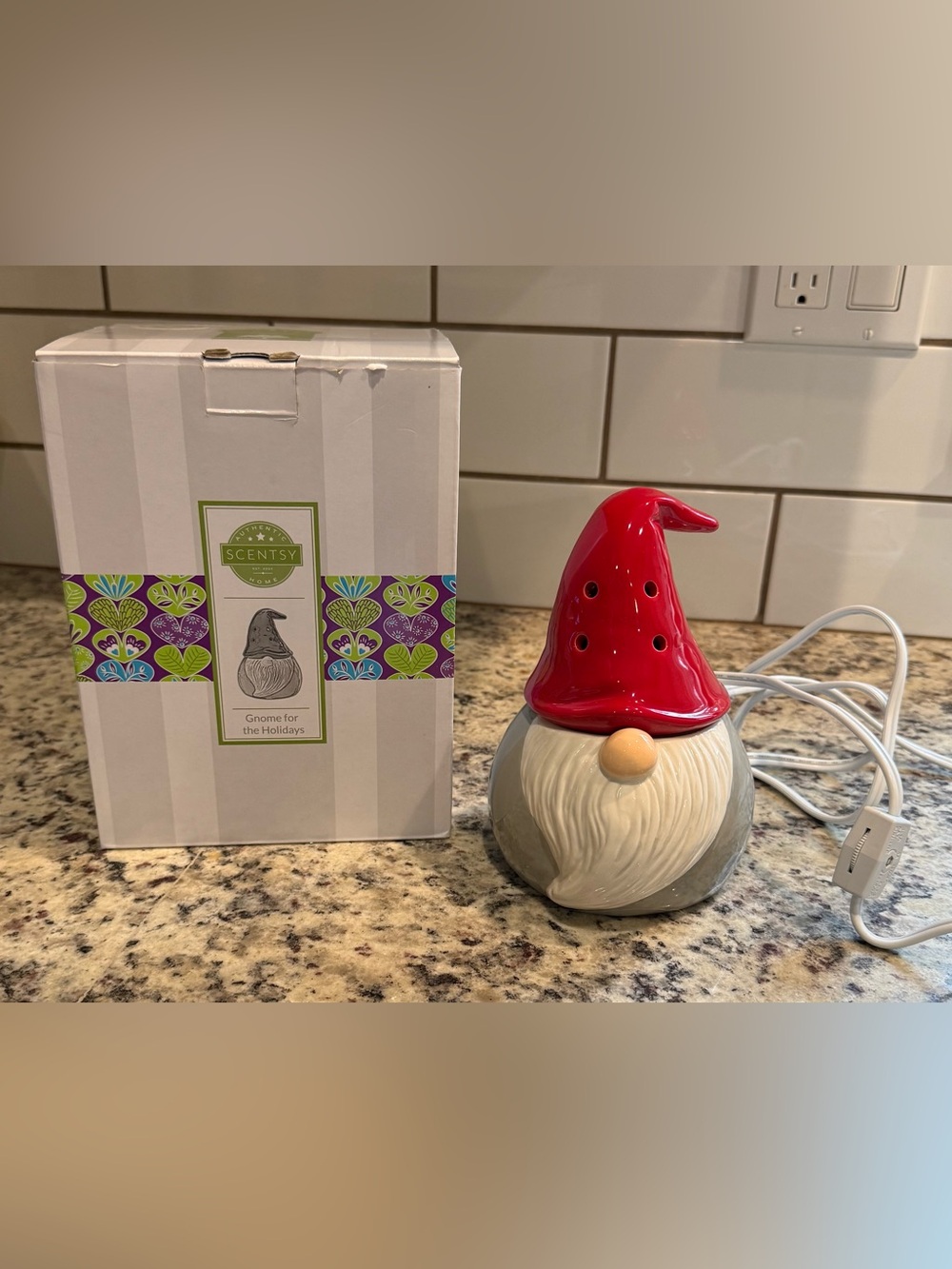 Scentsy Christmas GNOME FOR THE HOLIDAYS Element Wax Warmer Plug-In Ceramic Red